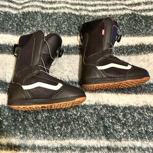 Van’s Aura Linerless Park Snowboard Boots